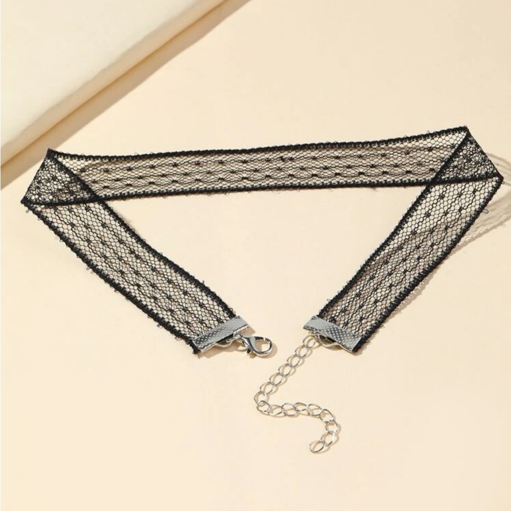 Hollows out lace chocker 🛍🛍